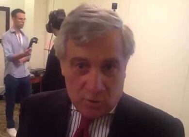 Tajani: “L’Europa non è solo la Merkel, più unità per rilanciare l’economia”