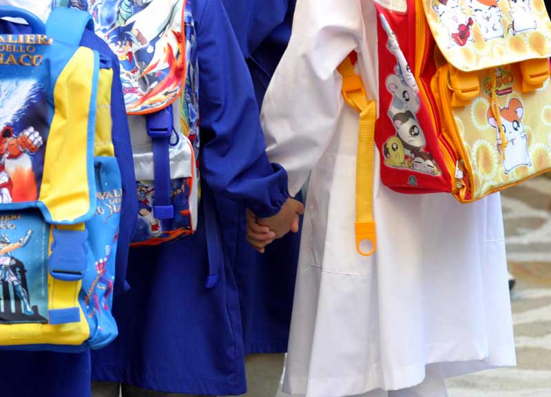 Pedofilo voyeur 70enne si masturbava guardando i bimbi nel parco Pedofilo voyeur 70enne si masturbava guardando i bimbi nel parco