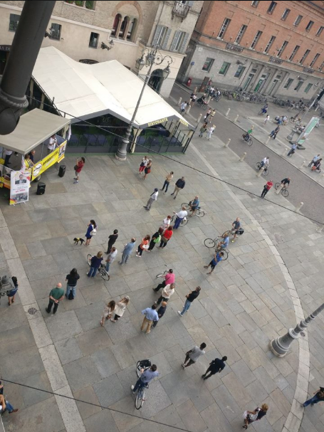 M5s, Catastrofe Parma: al comizio del candidato grillino ci sono 4 gatti M5s, Catastrofe Parma: al comizio del candidato grillino ci sono 4 gatti