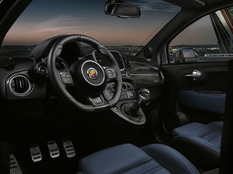 Abarth 695 Rivale:nuova serie speciale ispirata all’eleganza Riva Abarth 695 Rivale:nuova serie speciale ispirata all’eleganza Riva