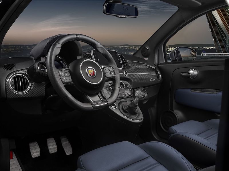 Abarth 695 Rivale:nuova serie speciale ispirata all’eleganza Riva Abarth 695 Rivale:nuova serie speciale ispirata all’eleganza Riva