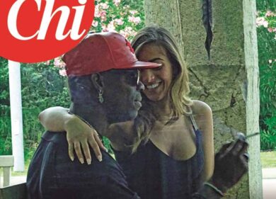 Mario Balotelli paparazzato con una nuova ragazza. Foto