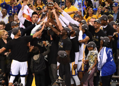 Golden State sconfigge i Cavs. E’ titolo NBA. Lebron si inchina a Durant MVP