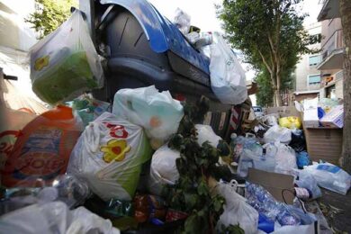 Rifiuti in strada, il Codacons denuncia la nuova emergenza. Silenzio Comune