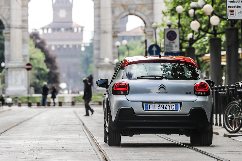 Groupe PSA Peugeot Citroen DS: sempre più sicurezza con la Top Rear Vision