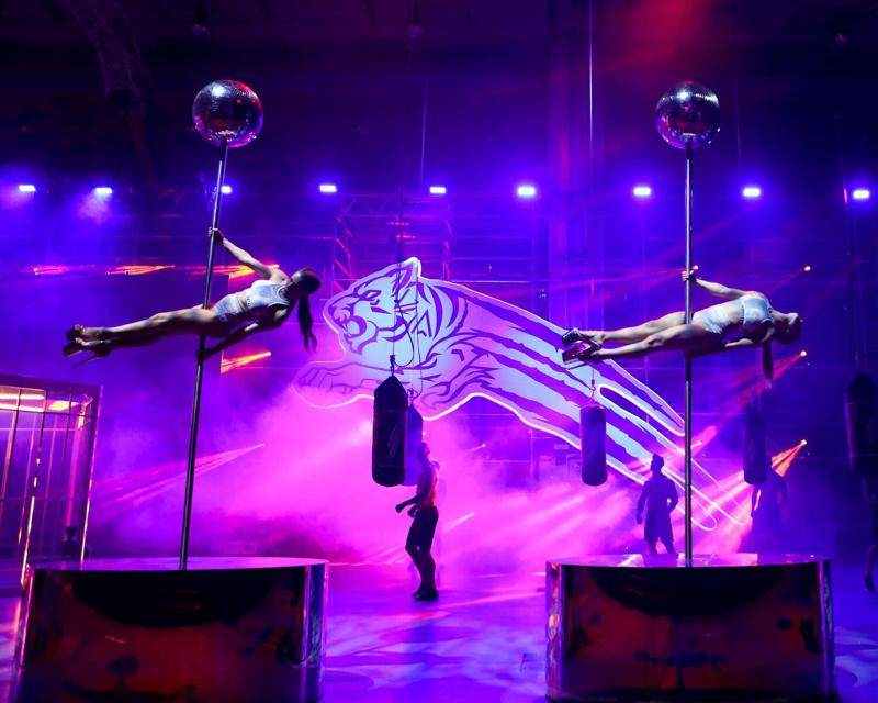 Moda uomo, Philipp Plein: la sfilata è uno show