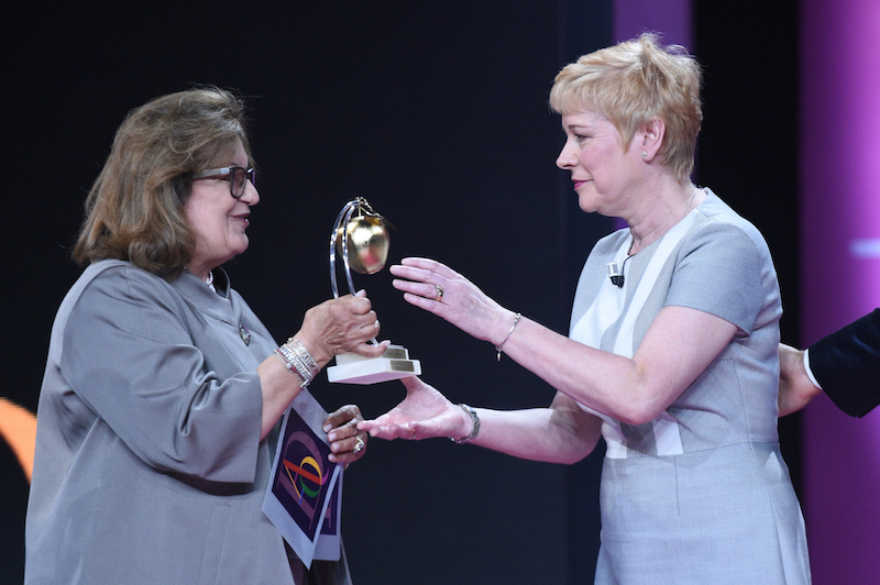 La Mela d’Oro 2017 a Linda Jackson Direttore Generale di Citroen La Mela d’Oro 2017 a Linda Jackson Direttore Generale di Citroen