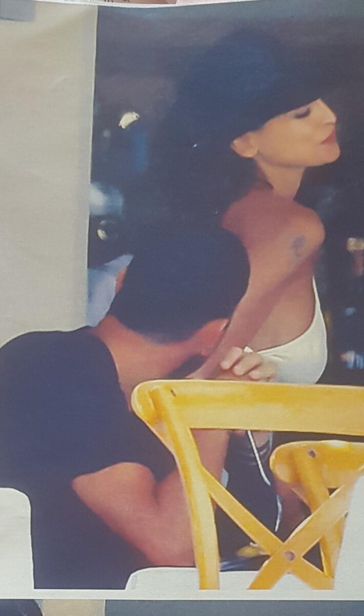 Borriello si lascia sedurre da Cristina Buccino. Le foto Borriello si lascia sedurre da Cristina Buccino. Le foto