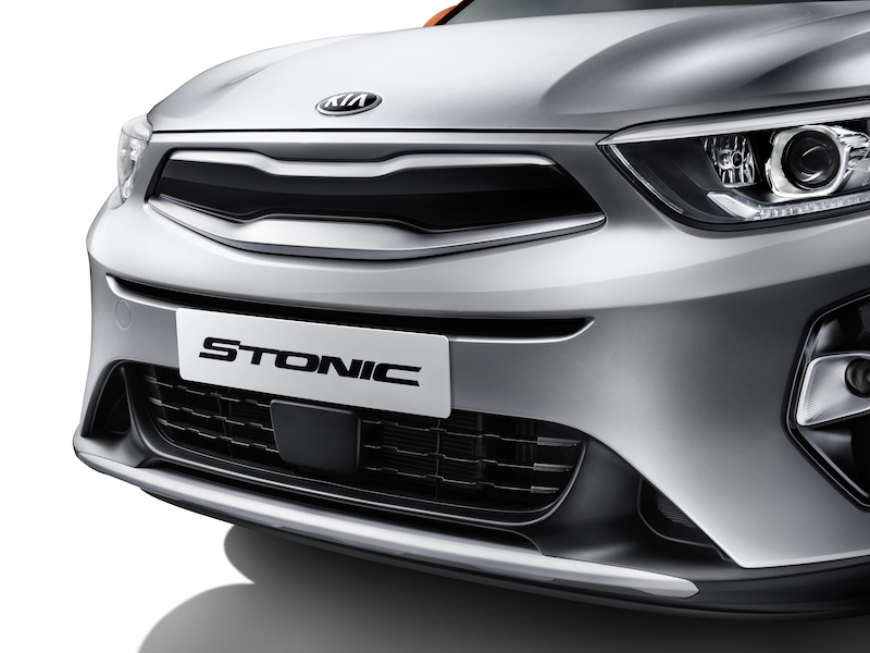 Debutta Stonic il suv compatto di Kia Debutta Stonic il suv compatto di Kia