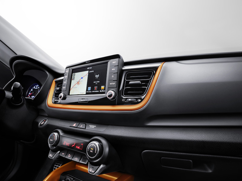 Debutta Stonic il suv compatto di Kia Debutta Stonic il suv compatto di Kia