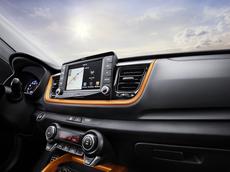 Debutta Stonic il suv compatto di Kia Debutta Stonic il suv compatto di Kia