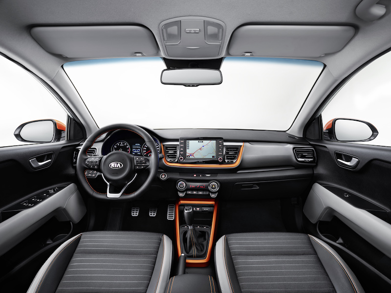 Debutta Stonic il suv compatto di Kia Debutta Stonic il suv compatto di Kia