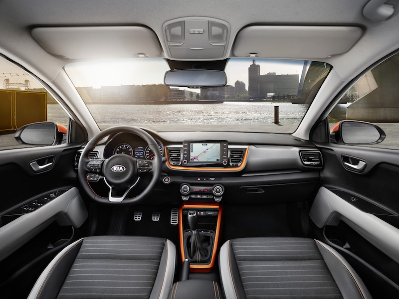 Debutta Stonic il suv compatto di Kia Debutta Stonic il suv compatto di Kia