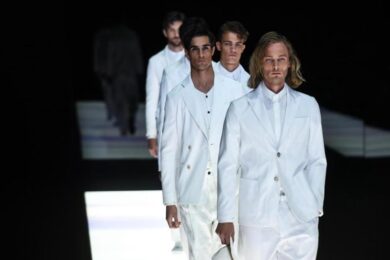Milano Moda Uomo su Instagram: vince Armani con Shawn Mendes