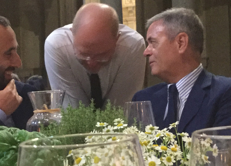 Premiolino, cena con Ezio Mauro: “Il miglior quotidiano italiano? Il Guardian” Premiolino, cena con Ezio Mauro: “Il miglior quotidiano italiano? Il Guardian”