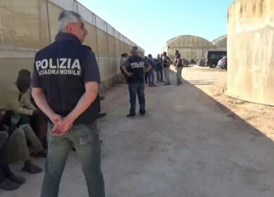 Ragusa, così i due imprenditori sfruttavano i richiedenti asilo