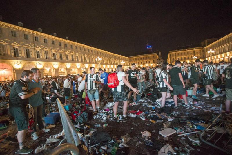 Piazza San Carlo, incubo risarcimenti per il Comune. Appendino nei guai Piazza San Carlo, incubo risarcimenti per il Comune. Appendino nei guai