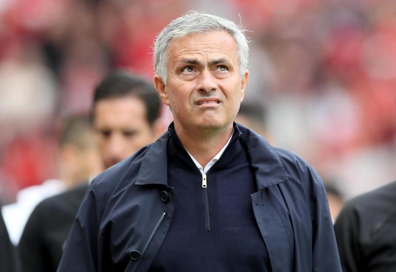 Mourinho lutto, è morto il padre dello Special One Mourinho lutto, è morto il padre dello Special One