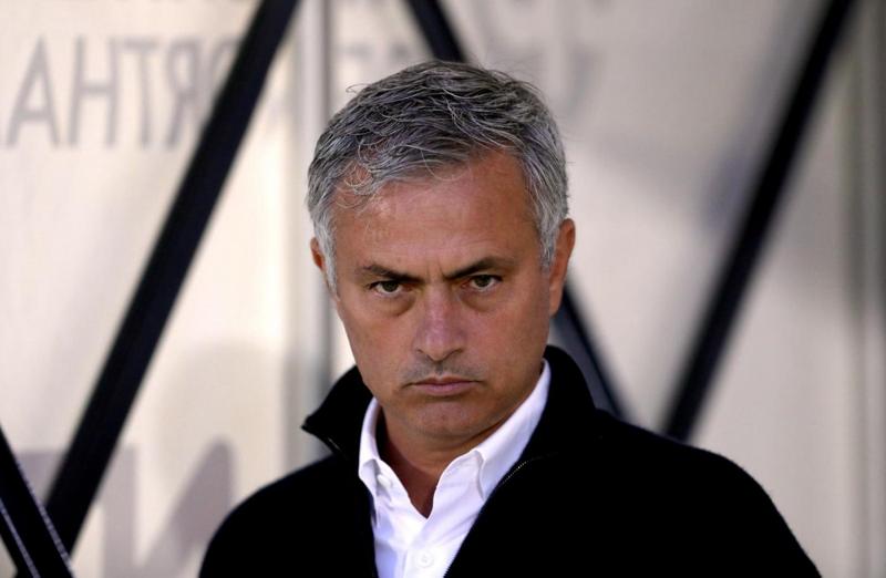 Mourinho lutto, è morto il padre dello Special One Mourinho lutto, è morto il padre dello Special One