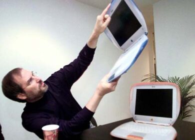 iPhone, 10 anni sul mercato. Quel lampo di Jobs rabbioso in ufficio…
