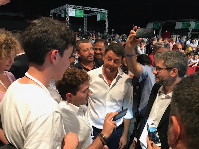 Sala parla da leader (a Renzi). Pochi applausi, molti contenuti Sala parla da leader (a Renzi). Pochi applausi, molti contenuti