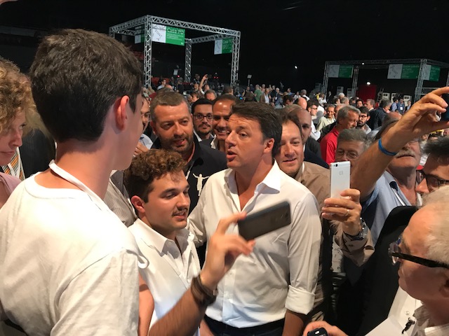 Sala parla da leader (a Renzi). Pochi applausi, molti contenuti Sala parla da leader (a Renzi). Pochi applausi, molti contenuti