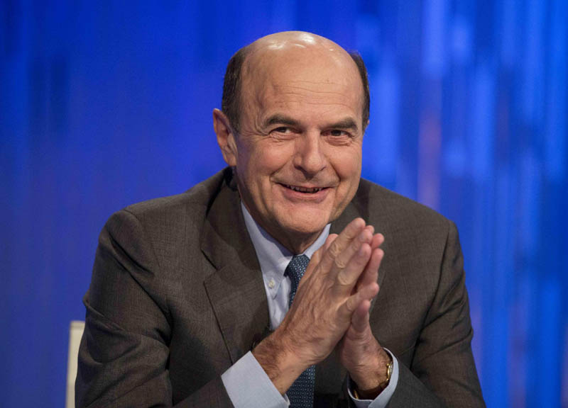 Paolo Villaggio, è Pierluigi Bersani l’Ugo Fantozzi della politica Paolo Villaggio, è Pierluigi Bersani l’Ugo Fantozzi della politica