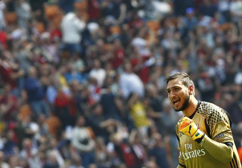 Milan, Donnarumma rinuncia alla maturità e vola a Ibiza Milan, Donnarumma rinuncia alla maturità e vola a Ibiza