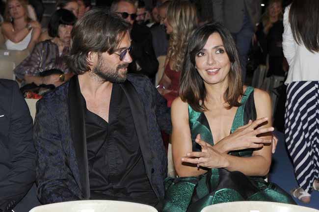 Allegri-Ambra, gelo alla domanda su Max. Incidente hot per colpa dell’onda