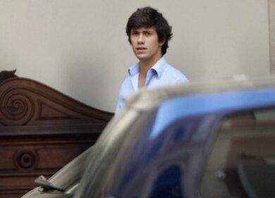 Luigi Berlusconi: quel bacio in bocca all’amico a Villa Certosa – FOTO