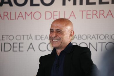 Minniti: “L’Europa ha risolto il nodo delle rotte balcaniche. Ora la Libia”
