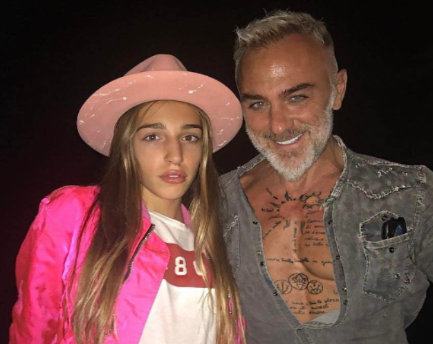 Gianluca Vacchi confessa: il suo cuore batte solo per la 14enne Ginevra -FOTO Gianluca Vacchi confessa: il suo cuore batte solo per la 14enne Ginevra -FOTO