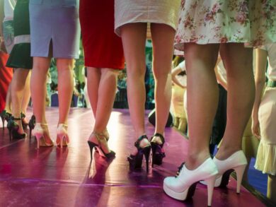 Donna avvenente di Roma nord sposa un trans. La polizia: “È un imbroglio”