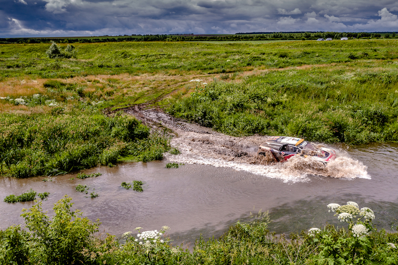 Silk Way Rally: seconda tripletta del team Peugeot Total Silk Way Rally: seconda tripletta del team Peugeot Total