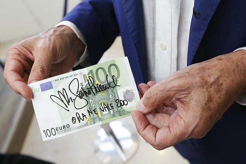 “Stencil Mood Story” di Mr. Savethewall al Mondadori Megastore Milano