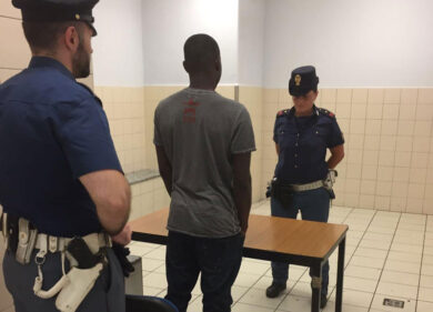 Parma, madre e figlia uccise a coltellate. Fermato a Milano l’altro figlio