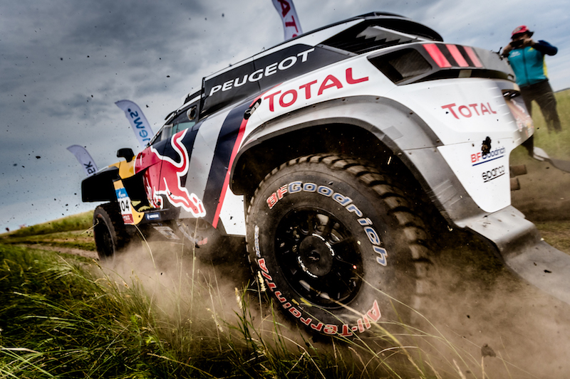 Silk Way Rally: Loeb e la Peugeot 3008 DKR Maxi vincono la quarta tappa Silk Way Rally: Loeb e la Peugeot 3008 DKR Maxi vincono la quarta tappa