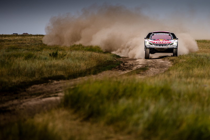 Silk Way Rally: Loeb e la Peugeot 3008 DKR Maxi vincono la quarta tappa Silk Way Rally: Loeb e la Peugeot 3008 DKR Maxi vincono la quarta tappa