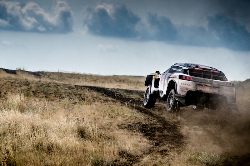 Silk Way Rally: Cyril Despres e la Peugeot DKR vincono la tappa Silk Way Rally: Cyril Despres e la Peugeot DKR vincono la tappa