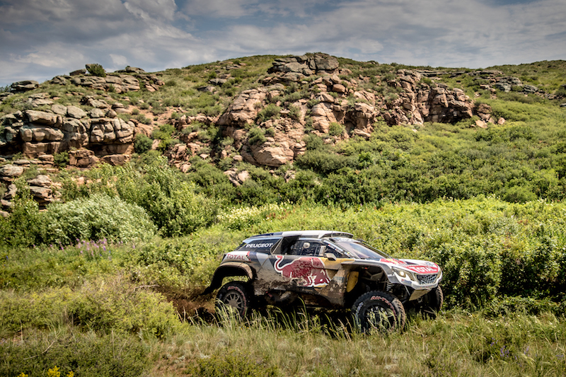 Silk Way Rally: Peterhansel alla guida della Peugeot DKR vince la sesta tappa Silk Way Rally: Peterhansel alla guida della Peugeot DKR vince la sesta tappa