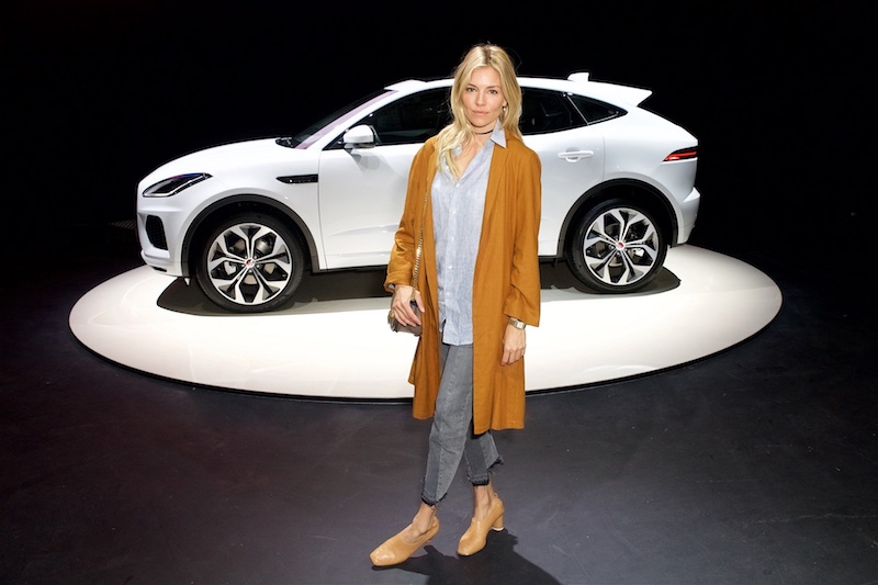 Nuova Jaguar E- PACE: ed è subito Record Nuova Jaguar E- PACE: ed è subito Record