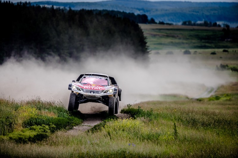 Silk Way rally: i Leoni di Peugeot sempre sul Podio Silk Way rally: i Leoni di Peugeot sempre sul Podio