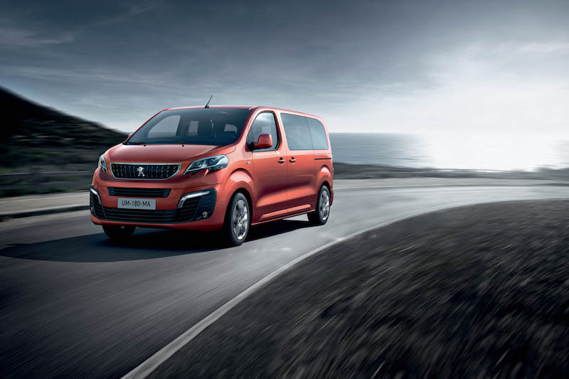 Peugeot Traveller, stravolge  i codici del segmento