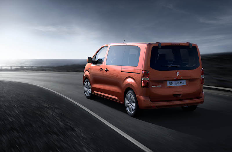 Peugeot Traveller, stravolge  i codici del segmento
