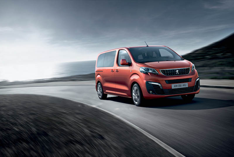 Peugeot Traveller, stravolge  i codici del segmento