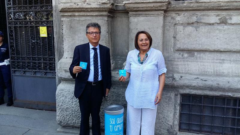 Milano, “guerra” ai mozziconi: Carmela Rozza “testimonial” della campagna Amsa