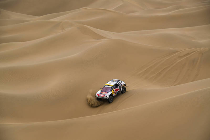 Silk Way Rally: i leoni della Peugeot non mollano Silk Way Rally: i leoni della Peugeot non mollano
