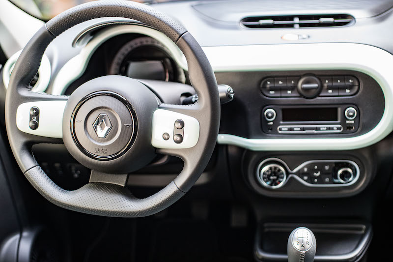 Renault Twingo “La Parisienne”: la citycar si fa chic