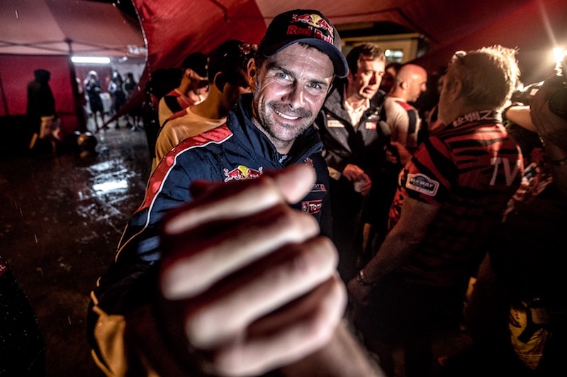 CYRIL DESPRES E LA PEUGEOT DKR  VINCONO  IL  SILK WAY RALLY 2017