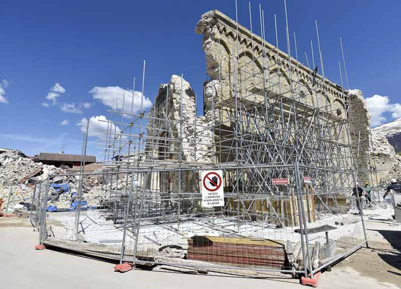 Terremoto, ad Amatrice e Accumuli macerie garantite sino a Natale. Esclusivo Terremoto, ad Amatrice e Accumuli macerie garantite sino a Natale. Esclusivo